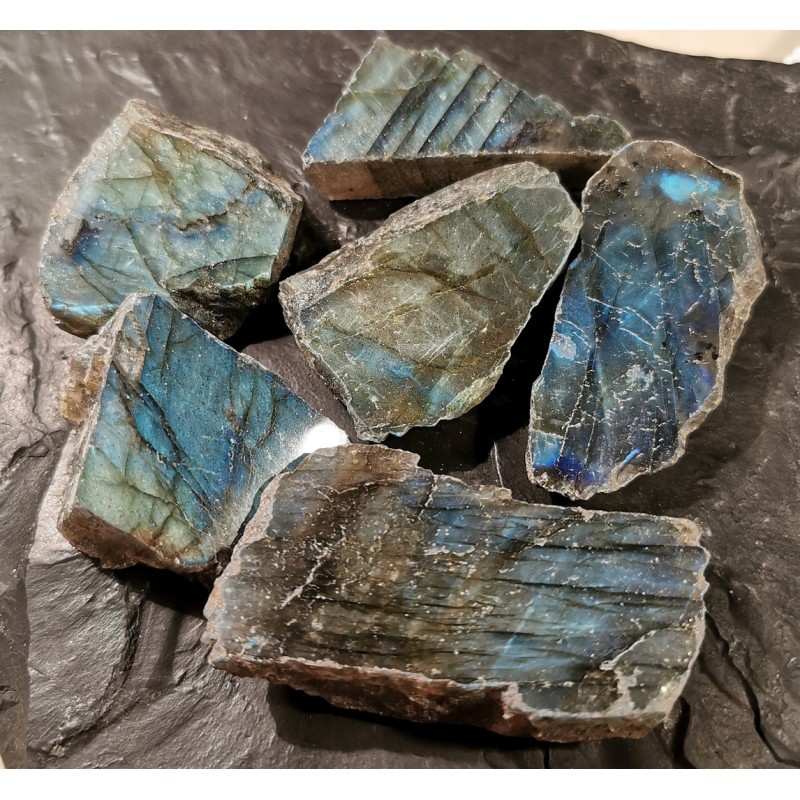 Labradorite  - pierre brute - chakra bordeaux